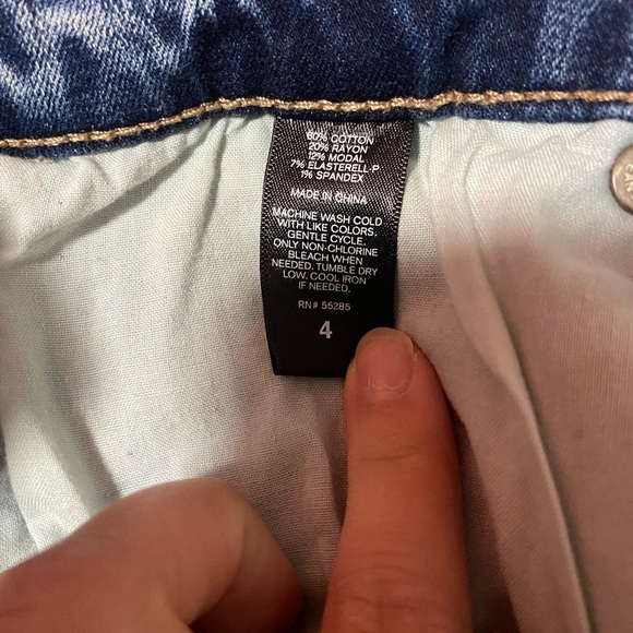 Express jean shorts - Picture 2 of 3